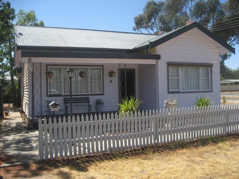 9 Morton Street, Rochester VIC 3561