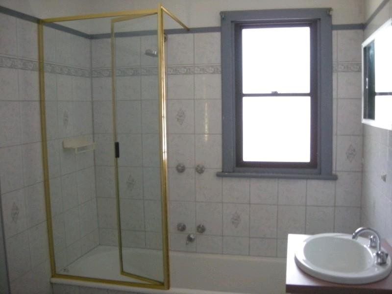 8 Moore Street, Rochester VIC 3561