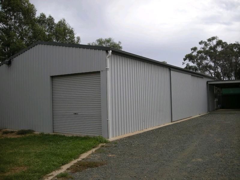 8 Moore Street, Rochester VIC 3561