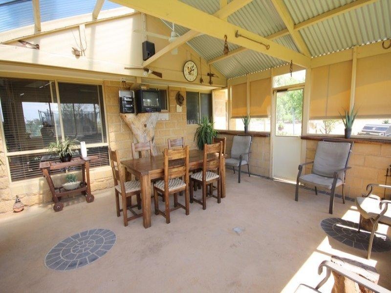6 Dingee Road, Rochester VIC 3561