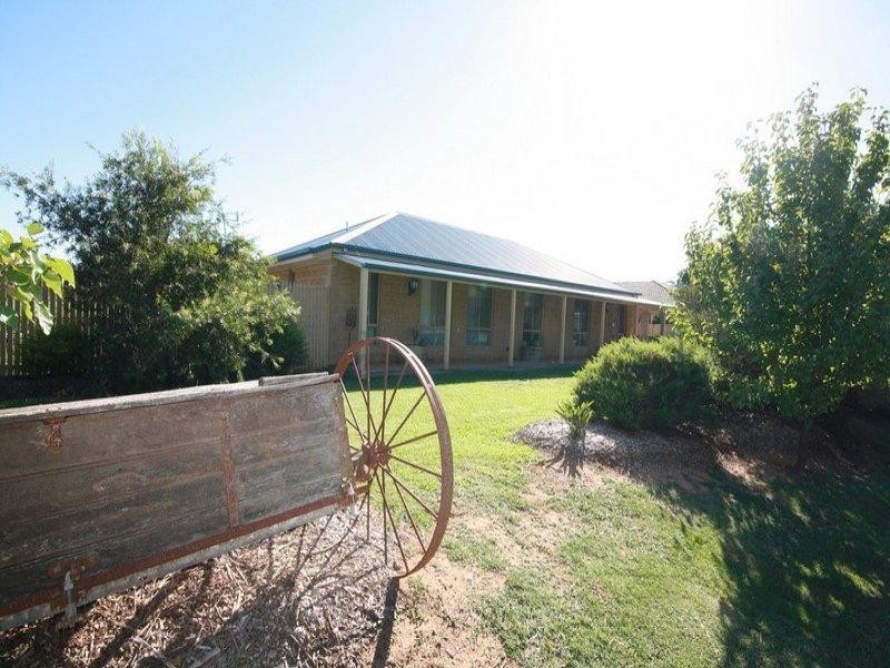 6 Dingee Road, Rochester VIC 3561