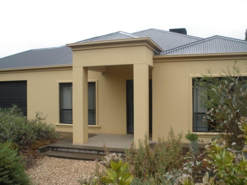 11 Cohen Street, Rochester VIC 3561