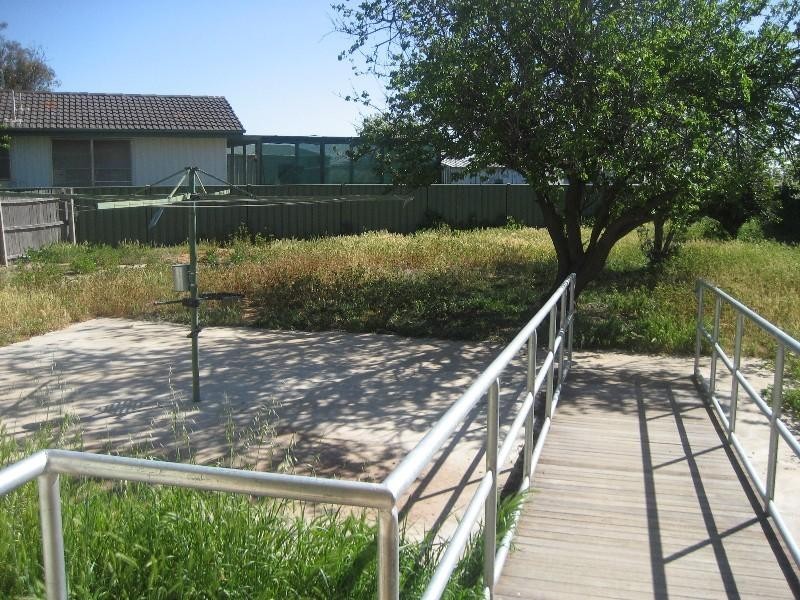 8 Johnson Street, Rochester VIC 3561