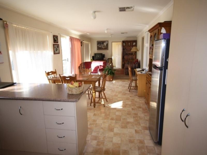 31 Diggora Road, Rochester VIC 3561