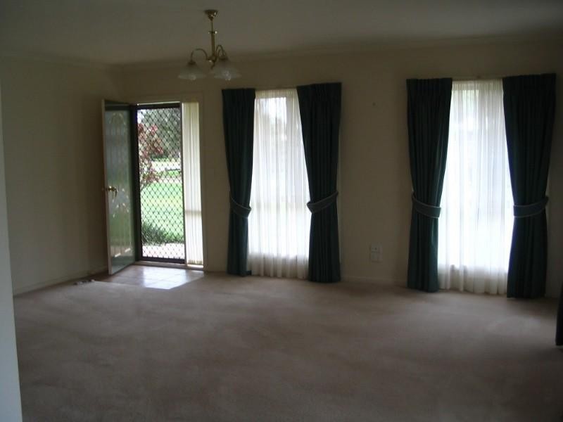 13-15 Baynes Street, Rochester VIC 3561