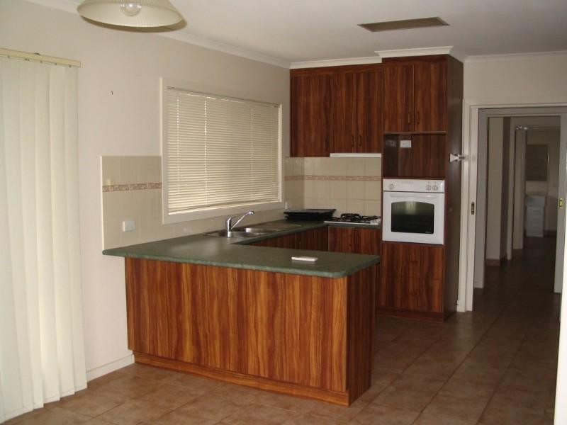 13-15 Baynes Street, Rochester VIC 3561