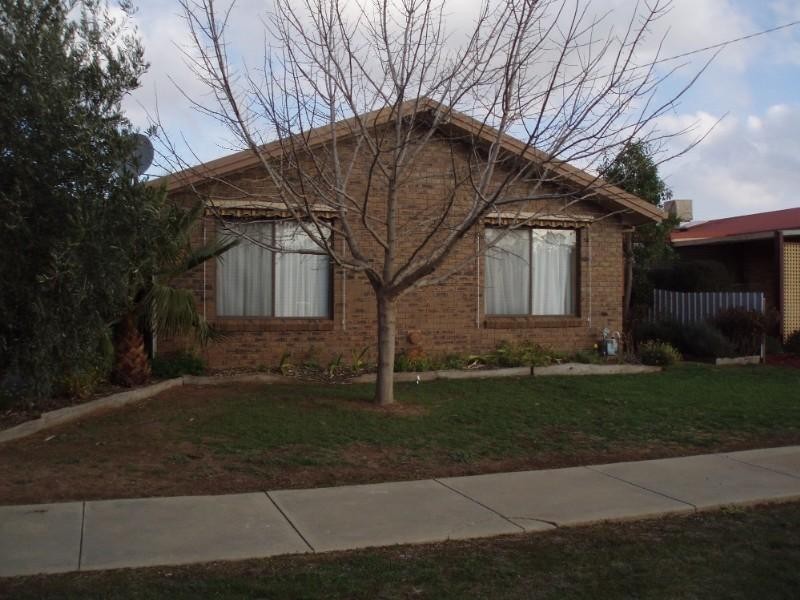 5 Phillip Street, Rochester VIC 3561