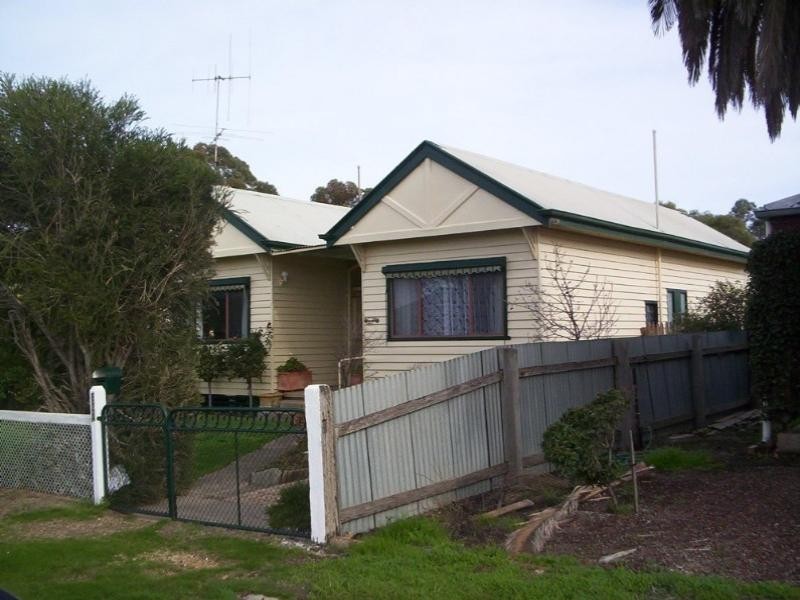 63 Canterbury Street, St Arnaud VIC 3478