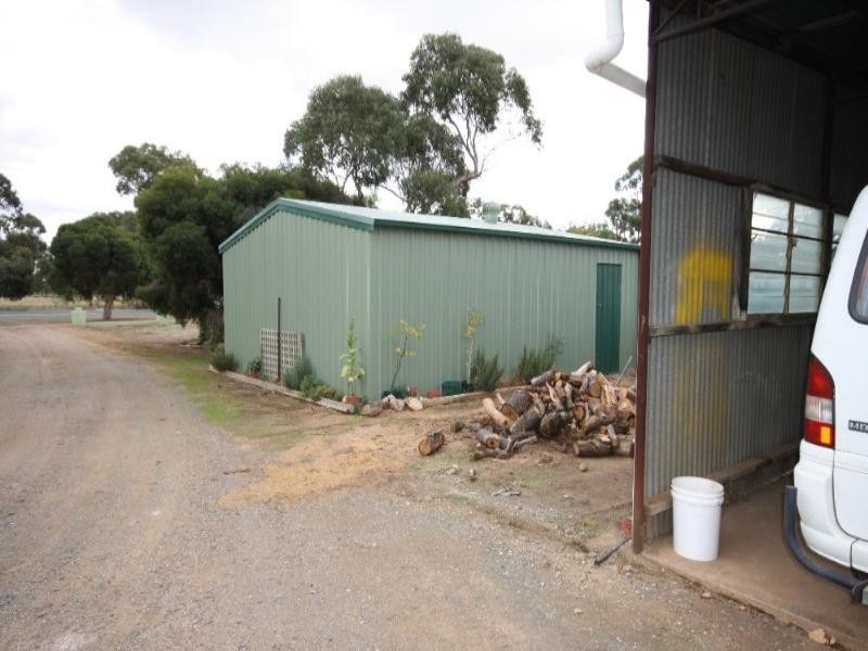 150 Railway Place, Elmore VIC 3558