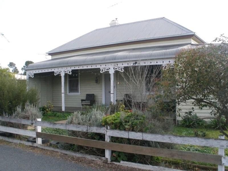 14 Edward Street, Rochester VIC 3561