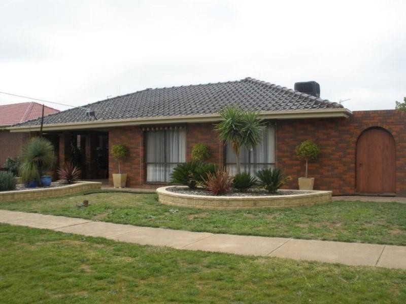 53 Queen Street, Rochester VIC 3561