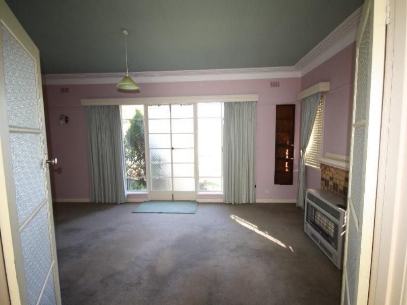 2 Dudley Street, Rochester VIC 3561