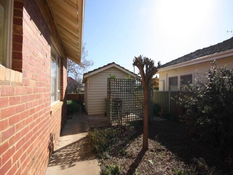 2 Dudley Street, Rochester VIC 3561