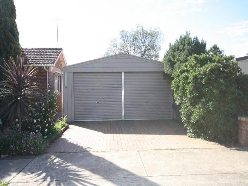 2 Dudley Street, Rochester VIC 3561