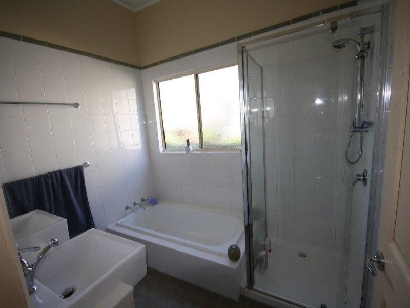 7 Hart Street, Rochester VIC 3561