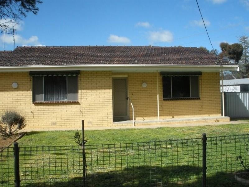 1 Moore Street, Rochester VIC 3561