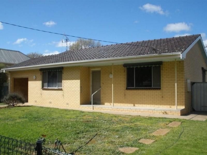 1 Moore Street, Rochester VIC 3561