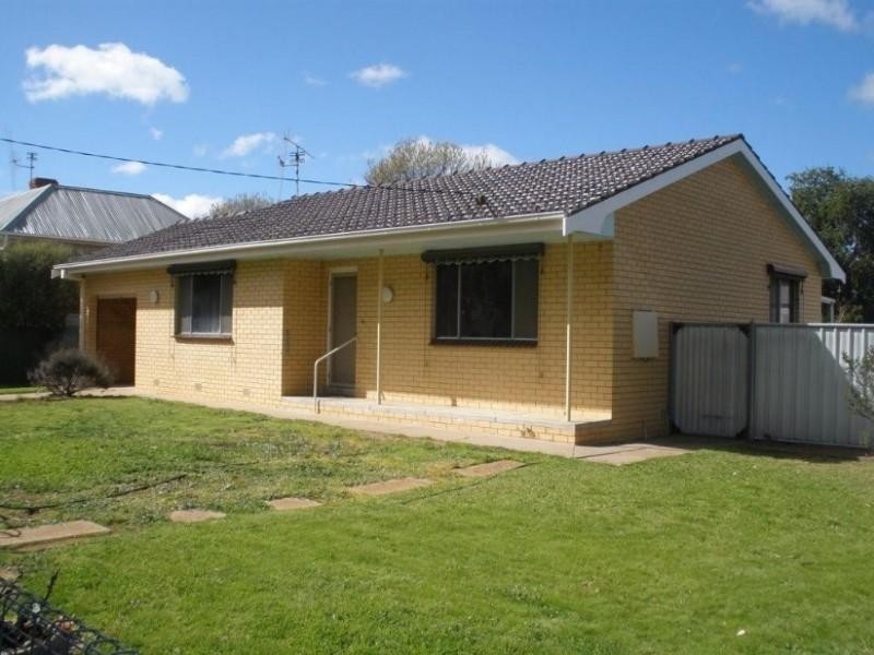 1 Moore Street, Rochester VIC 3561