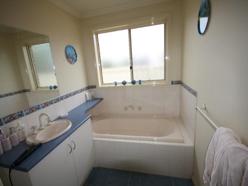 47 Baynes Street, Rochester VIC 3561