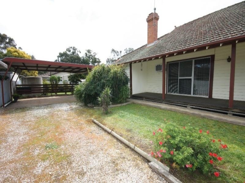 10 Mackay Street, Rochester VIC 3561