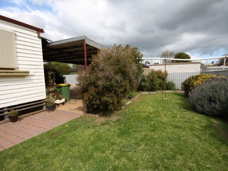 10 Mackay Street, Rochester VIC 3561
