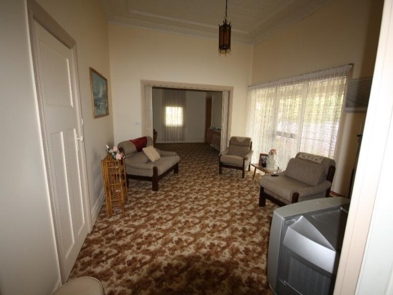 10 Mackay Street, Rochester VIC 3561