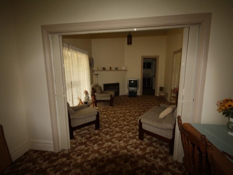 10 Mackay Street, Rochester VIC 3561