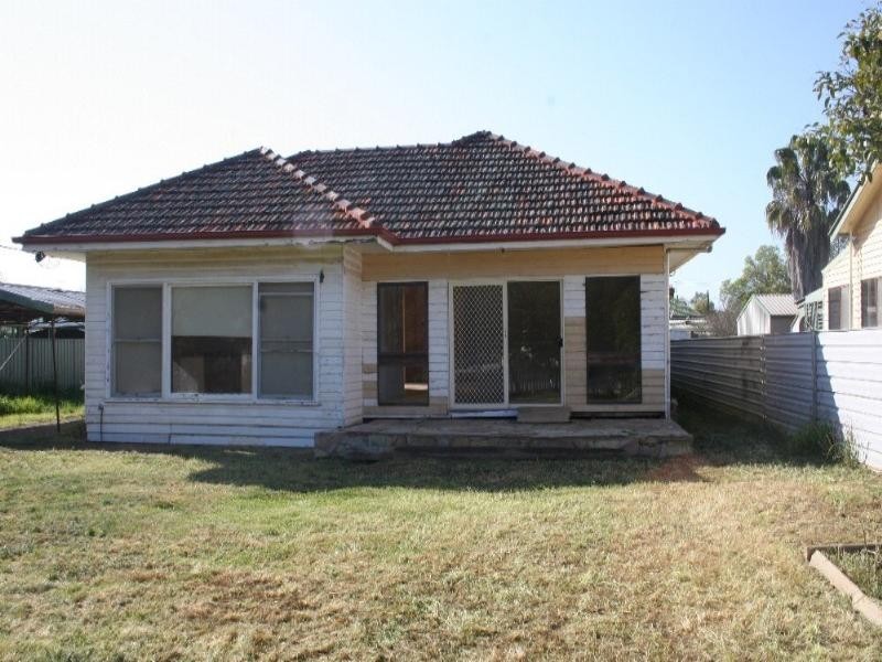 11 Mackay Street, Rochester VIC 3561