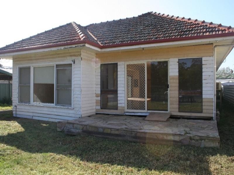 11 Mackay Street, Rochester VIC 3561