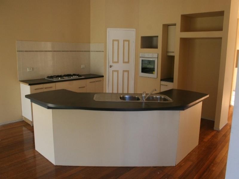 11 Mackay Street, Rochester VIC 3561