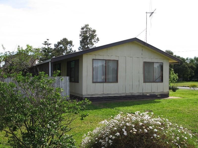 13 Lindsay Street, Rochester VIC 3561