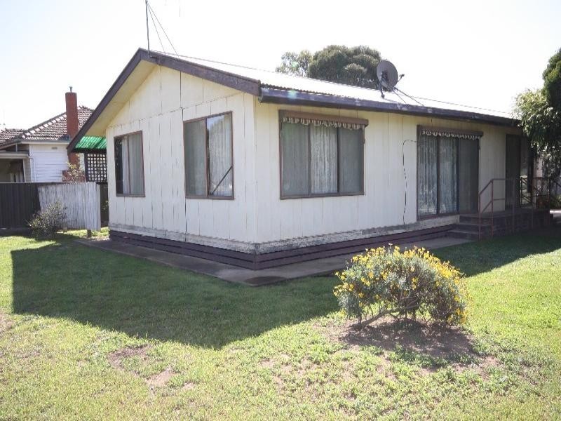 13 Lindsay Street, Rochester VIC 3561