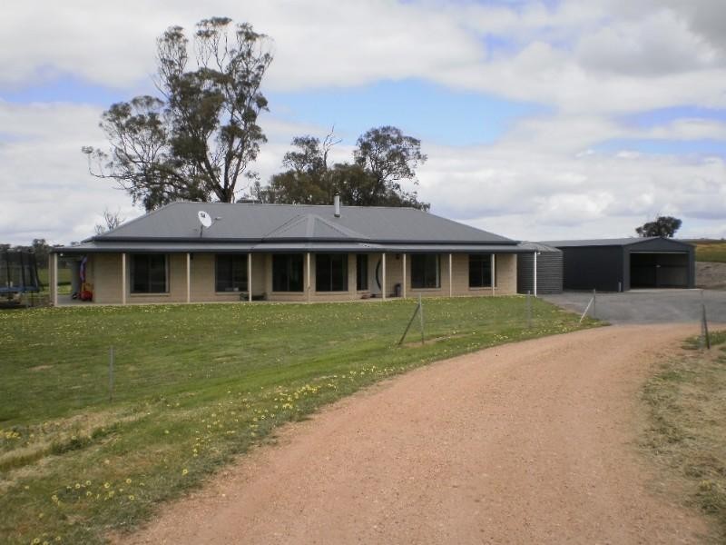 63 Basin Road, St Arnaud VIC 3478