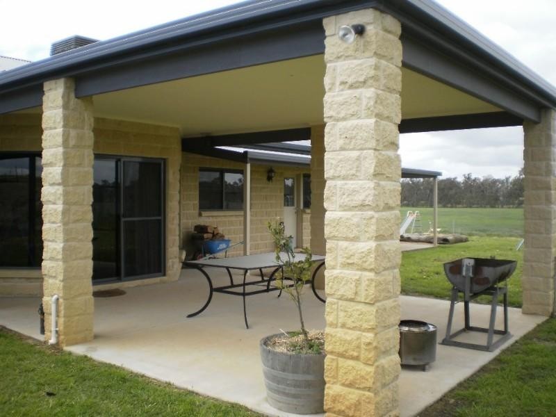 63 Basin Road, St Arnaud VIC 3478