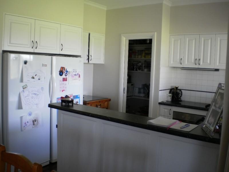 63 Basin Road, St Arnaud VIC 3478