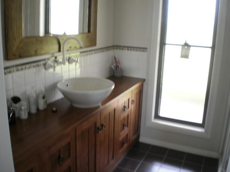 63 Basin Road, St Arnaud VIC 3478