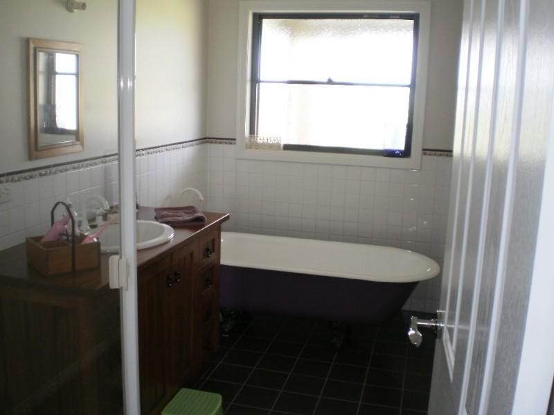 63 Basin Road, St Arnaud VIC 3478