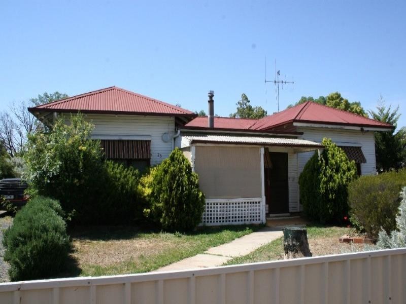 28 Railway Place, Elmore VIC 3558