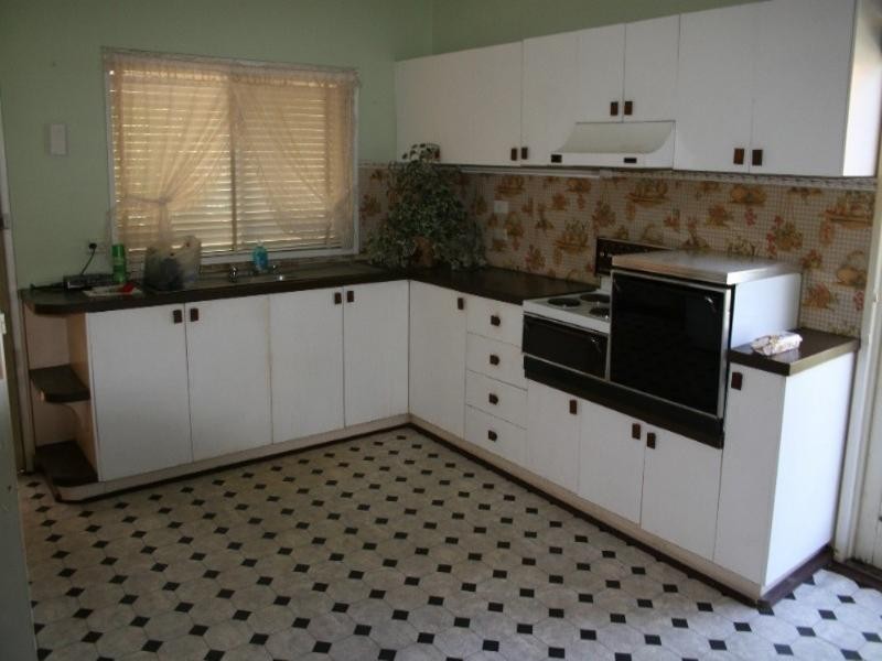 28 Railway Place, Elmore VIC 3558