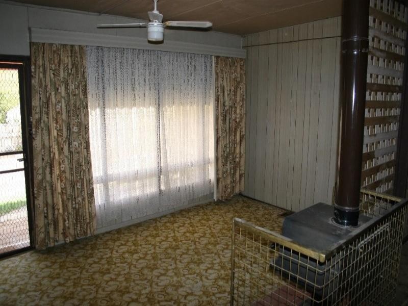 28 Railway Place, Elmore VIC 3558