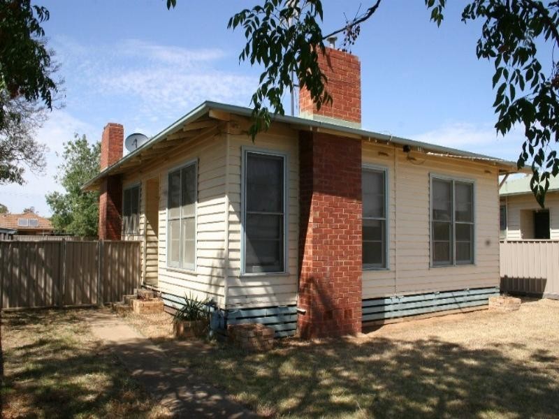 49 McKenzie Street, Rochester VIC 3561