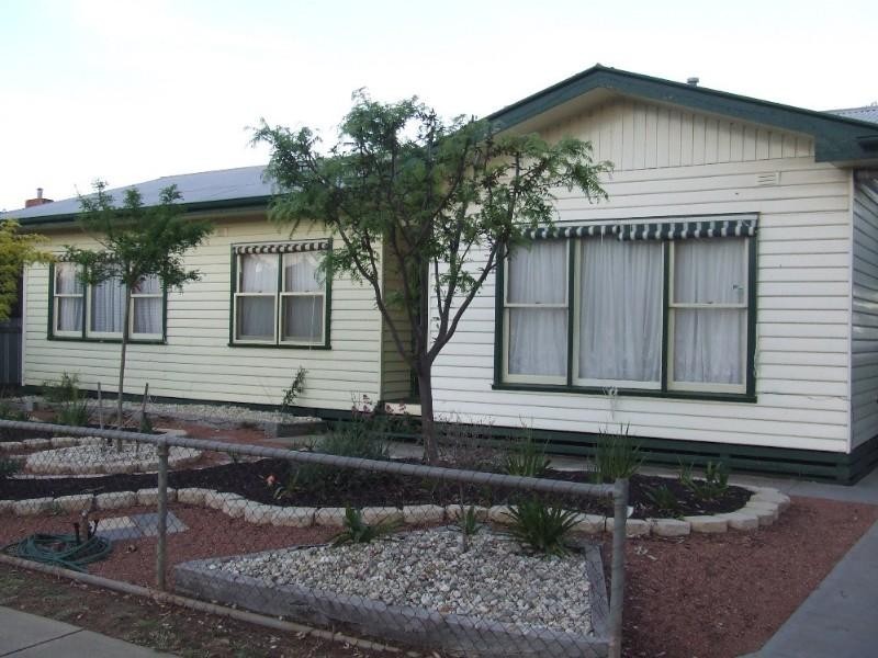 17 Queen Street, Rochester VIC 3561