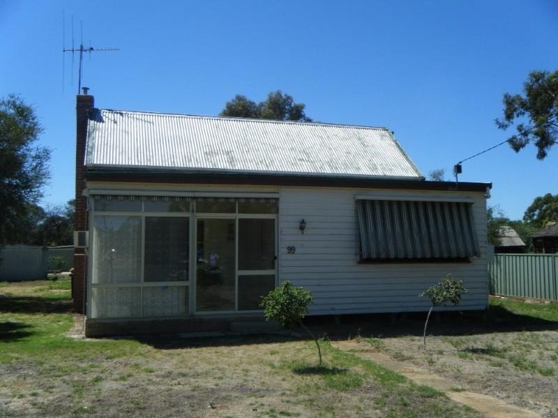 99 Echuca Road, Rochester VIC 3561