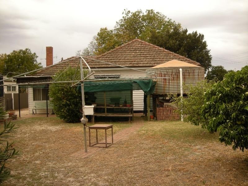 4 Campaspe Street, Rochester VIC 3561