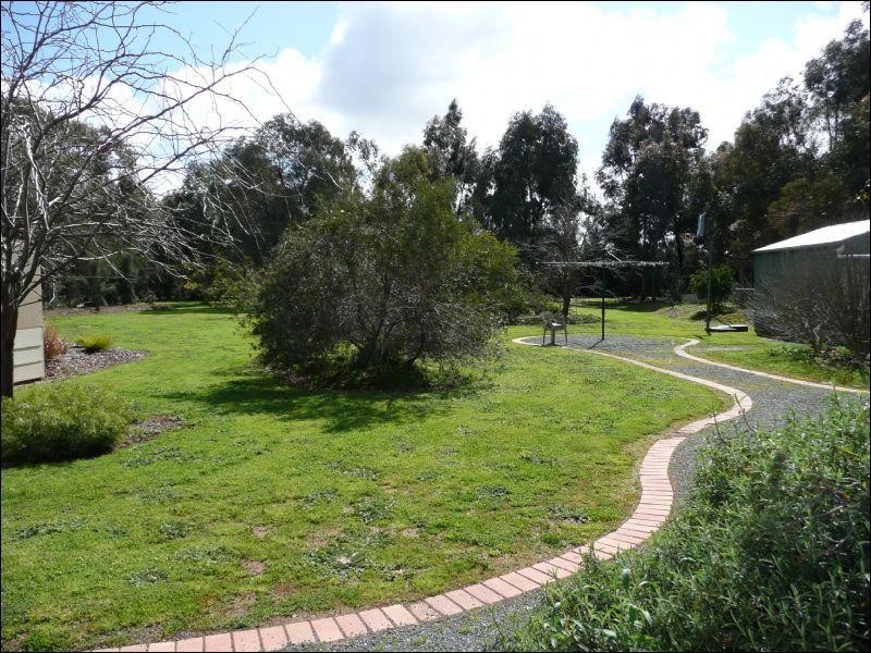 70 Pascoe Street, Rochester VIC 3561