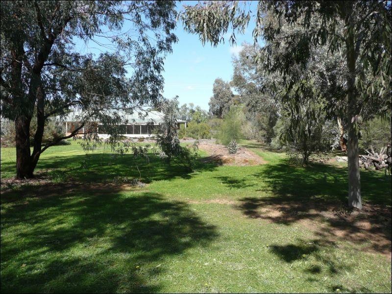 70 Pascoe Street, Rochester VIC 3561