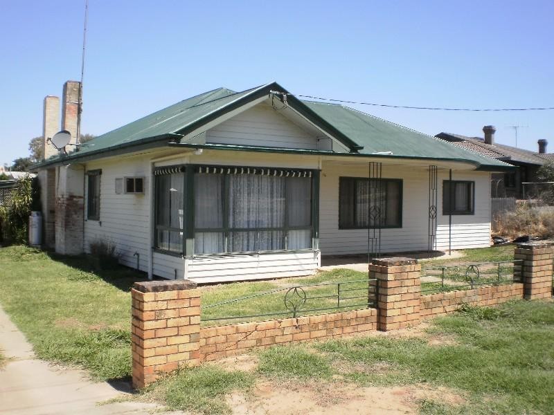 31 Navarre Road, St Arnaud VIC 3478