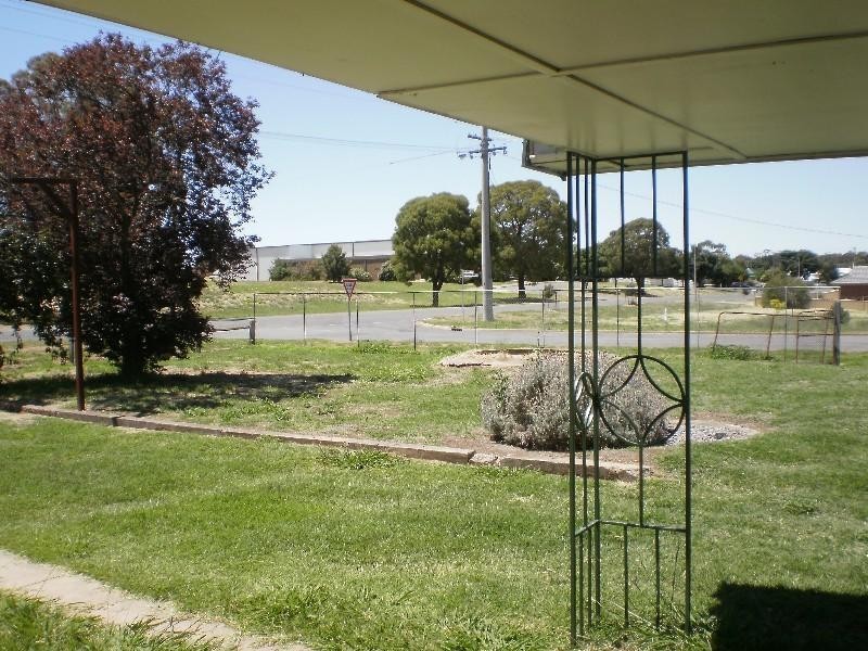 31 Navarre Road, St Arnaud VIC 3478