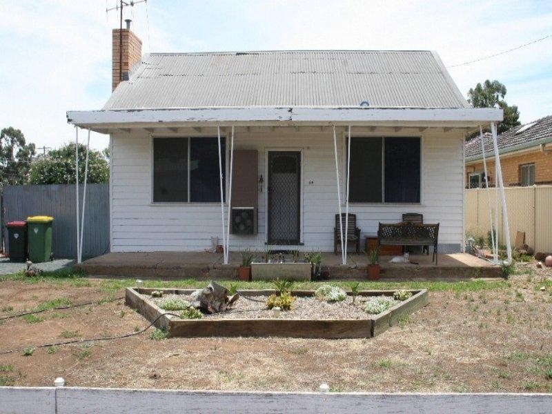 64 Baynes Street, Rochester VIC 3561