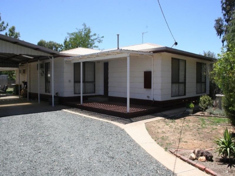 4 Doyle Street, Rochester VIC 3561